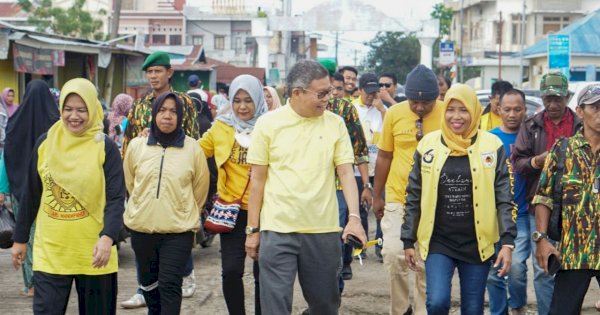 Taufan Pawe dan Andi Kartini Ottong Sapa Pedagang dan Nelayan di Sinjai