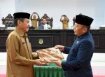 Sekda Luwu Utara Serahkan 2 Ranperda ke DPRD