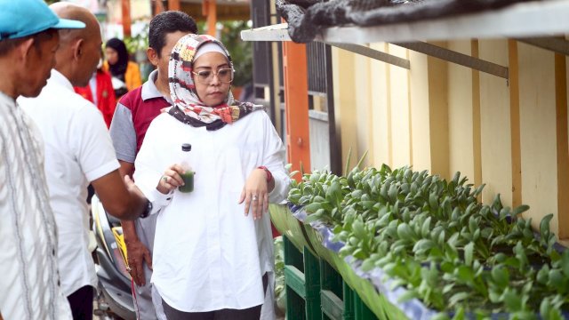 Anggota DPRD Makassar Nunung Dasniar kunjungi lorong wisata yang ada di Karmila Sari, Kecamatan Tamalanrea, Kelurahan Tamalanrea.