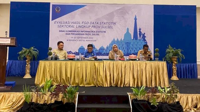 Kepala Dinas Komunikasi, Informatika, Statistik dan Persandian (Diskominfo-SP) Provinsi Sulawesi Selatan (Sulsel) Amson Padolo menghadiri kegiatan Evaluasi Hasil FGD Data Statistik Sektoral Tahun 2022 di Hotel M Regency Makassar, Senin (19/09/2022).