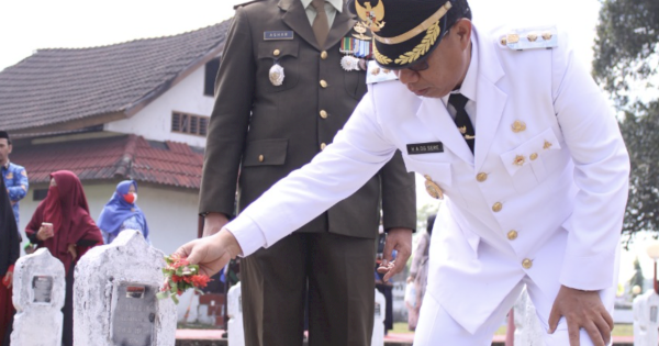 Kenang Jasa Pahlawan, Wabup Takalar Ziarah ke Taman Makam Pahlawan