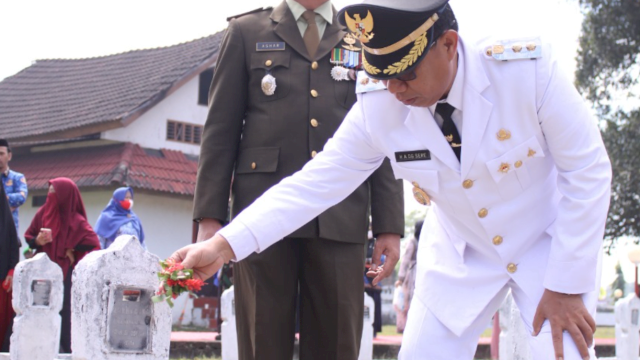 Kenang Jasa Pahlawan, Wabup Takalar Ziarah ke Taman Makam Pahlawan