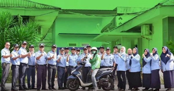 Ojol Day, Beni Iskandar Instruksikan Pegawai PDAM Makassar Naik Ojol ke Kantor