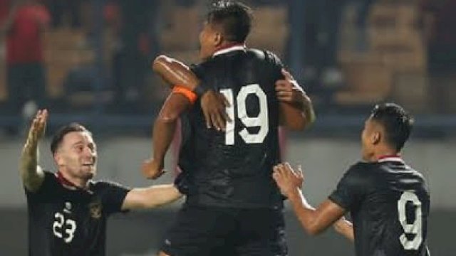 Momen seleberasi Timnas Indonesia saat unggul dari Timnas Curacao, dalam laga FIFA Match Day, di Stadion Bandung Lautan Api, Sabtu (24/9/2022). (foto: PSSI)