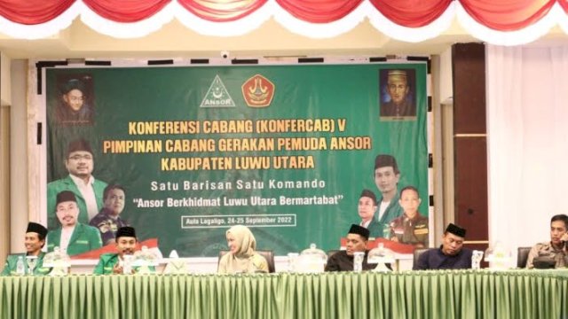 Bupati Luwu Utara (Lutra) Indah Putri Indriani saat menghadiri Konferensi Cabang (Konfercab) V Pengurus Cabang Gerakan Pemuda Ansor Kabupaten Luwu Utara baru-baru ini di Aula La Galigo Kantor Bupati Luwu Utara, jalan Simpurusiang, Masamba, yang berlangsung pada 24 hingga 25 September 2022.