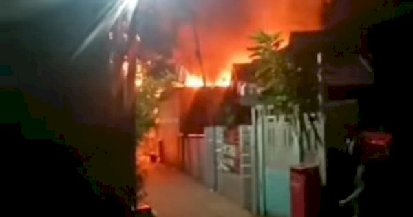 3 Rumah di Pemukiman Padat Penduduk di Makassar Dilalap Api