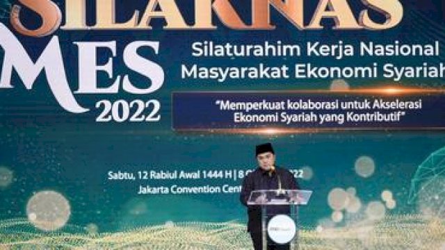 Menteri BUMN Erick Thohir yang juga menjabat sebagai Ketua Masyarakat Ekonomi Syariah (MES) menghadiri Silaturahim Kerja Nasional (Silaknas) yang bertepatan dengan peringatan Maulid Nabi pada 12 Rabiul Awal 1444 H atau Sabtu (8/12/2022). (Dok BUMN) 