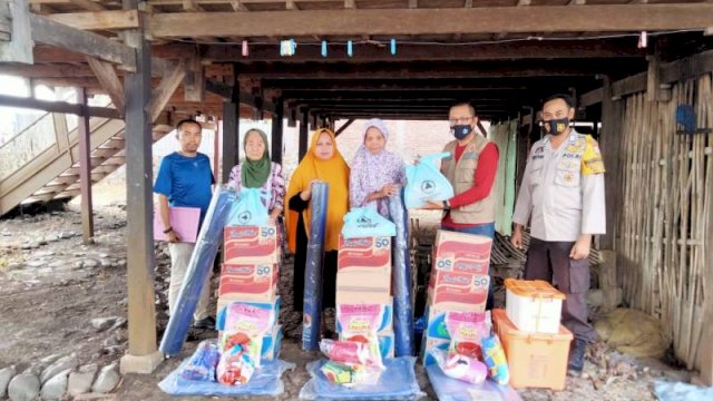 Pemprov Salurkan Bantuan Logistik Korban Bencana Angin Puting Beliung di Takalar