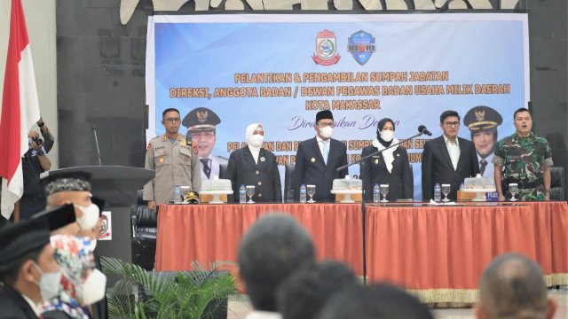 Pimpinan dan Anggota Komisi B Makassar Hadiri Pelantikan Direksi-Dewas BUMD
