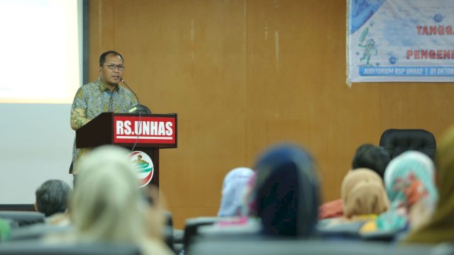 Wali Kota Makassar Moh Ramdhan 'Danny' Pomanto saat membuka seminar yang diselenggarakan Ikatan Dokter Indonesia (IDI) Cabang Makassar di Auditorium Rumah Sakit Universitas Hasanuddin, Sabtu (1/10/2022).