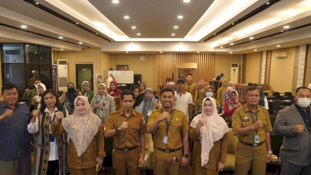 Dinas Pariwisata Kota Makassar Melaksanakan Pelatihan Dasar SDM Kepariwisataan Bagi Masyarakat Umum di Hotel Grand Palace Makassar, pada Senin hingga Rabu (3-5/10/2022). 