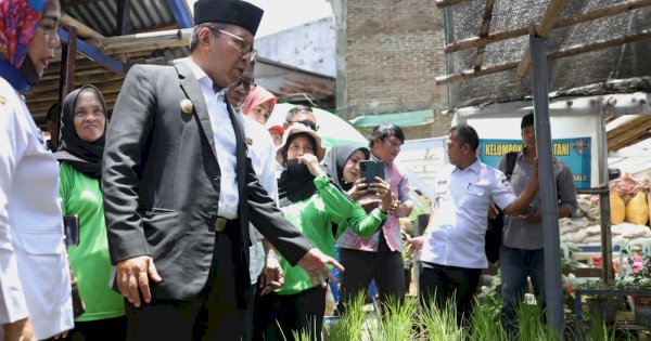 Kunjungi Dua Longwis, Danny Himbau Manfaatkan Semua Lahan Kosong