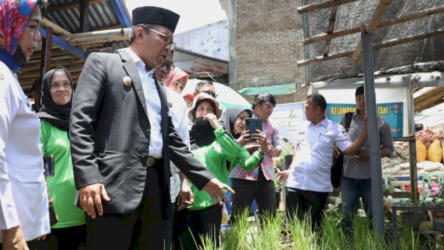 Wali Kota Makassar, Moh. Ramdhan ‘Danny’ Pomanto saat mengunjungi Longwis Jincheng (Shanxi) Jalan Kodingareng, Kelurahan Mampu, Kecamatan Wajo, Rabu (5/10/2022).