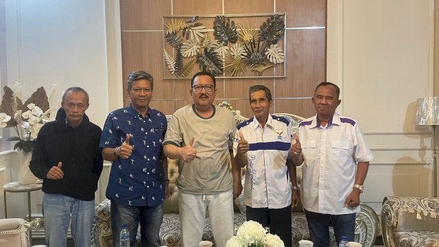 Jaya Tahir bersama koleganya menenui Ketua DPD Demokrat Sulsel Ni'matullah, untuk meminta resmi maju pada Muscab Demokrat Pinrang. (Istimewa)