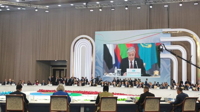 Presiden Kazakhstan Kassym Jomart Tokayev saat memberikan sambutan di Konferensi Tingkat Tinggi (KTT) tentang Interaksi dan Tindakan Membangun Kepercayaan di Asia (CICA).