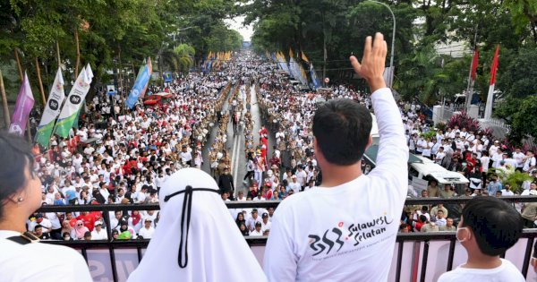 Puluhan Ribu Peserta Dilepas Gubernur Ikuti Anti Mager 353 Tahun 3,53 Km