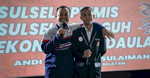 Momentum 353 Tahun Sulsel, Gubernur Andi Sudirman Serahkan Berbagai Bantuan