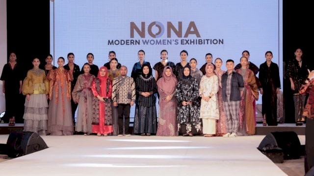 ‘Fashion Week Modern Women’s Exhibition 2022” yang menghadirkan sebanyak 100 tenant fashion, jewellery dan sejumlah designer ternama tanah air yang menggandeng UMKM di Sulawesi Selatan termasuk kota Makassar, resmi dibuka pada Rabu 26 Oktober dan berlangsung hingga 30 Oktober 2022.