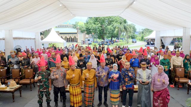 Festival Budaya Daerah Sulawesi Selatan yang telah digelar pada 28 – 30 Oktober 2022, berlangsung dengan sukses.