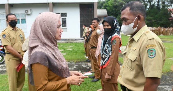 Bupati Luwu Utara Serahkan 32 Kendaraan Operasional Dinas