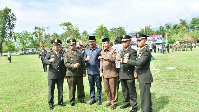 Sekretaris Daerah Kabupaten Luwu Utara Armiadi menghadiri Upacara HUT TNI ke-77 yang diselenggarakan di Lapangan Gaspa Makodim 1403 kota Palopo, pada Rabu (5/10/2022).