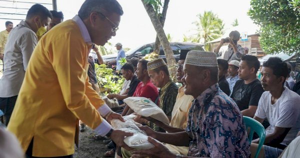 Beri Sembako, Taufan Pawe Sosialisasikan Airlangga Calon Presiden di Wajo