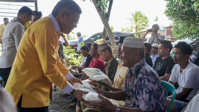 Ketua DPD I Golkar Sulsel, Taufan Pawe (TP) melakukan silaturahmi bersama masyarakat Kecamatan Gilireng, Kabupaten Wajo Sabtu (8/10/2022).