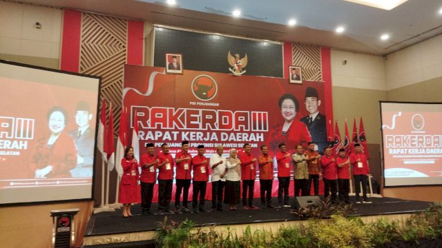 6 Kepala daerah mengikuti pembukaan Rapat Kerja Daerah (Rakerda) III Partai Demokrasi Indonesia Perjuangan (PDIP) Sulawesi Selatan, di Hotel Claro, Makassar, pada Rabu (12/10/2022).