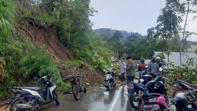 Gubernur Sulawesi Selatan, Andi Sudirman Sulaiman menginstruksikan untuk menurunkan tim Tagana Dinas Sosial Sulsel untuk ke Jeneponto.