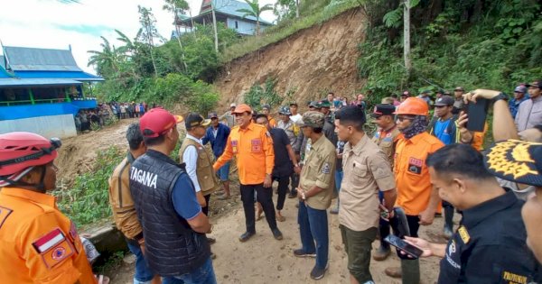 Gubernur Andi Sudirman Turunkan Tim Bantu Cari Korban Longsor di Jeneponto