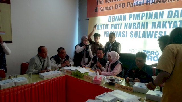 Tim dari Komisi Pemilihan Umum (KPU) bersama Badan Pengawas Pemilu (Bawaslu) Sulsel telah melakukan verifikasi faktual (Verfak) ke Kantor DPD Partai Hanura Sulsel, Jalan AP Pettarani, pada Senin (17/10/2022). 