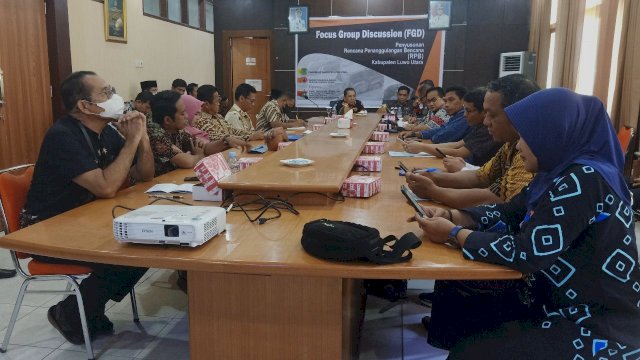 Badan Penanggulangan Bencana Daerah (BPBD) Kabupaten Luwu Utara menggelar kegiatan Focus Group Discussion (FGD) Penyusunan Rencana Penanggulangan Bencana (RPB), Kamis (20/10/2022), di Ruang Rapat Wakil Bupati Luwu Utara.