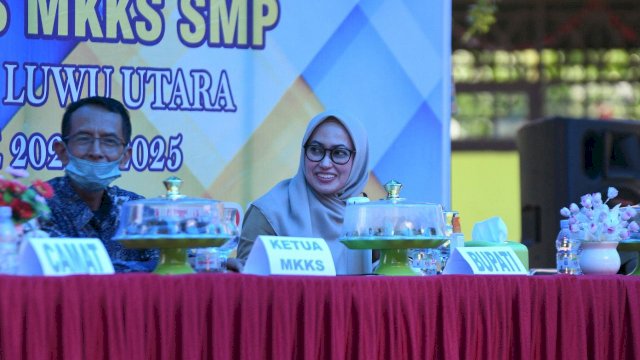 Pengurus Musyawarah Kerja Kepala Sekolah (MKKS) tingkat Sekolah Menengah Pertama (SMP) Kabupaten Luwu Utara periode 2022-2025, resmi dilantik oleh Bupati Luwu Utara, Indah Putri Indriani, pada Senin (24/10/2022).