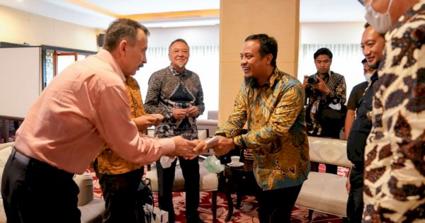 Gubernur Andi Sudirman Terima Dua Investor Luar Negeri, Bahas Energi Terbarukan