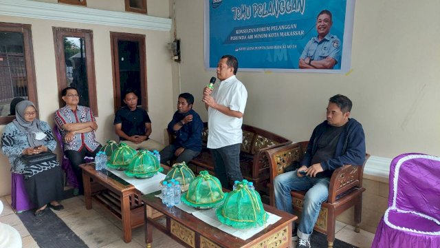 Forum Pelanggan Perumda Air Minum (PDAM) Kota Makassar gelar silaturahim dengan mengangkat tema "Temu Pelanggan" yang dilaksanakan di Kelurahan Borong Kecamatan Manggala, Kamis (27/10/2022).