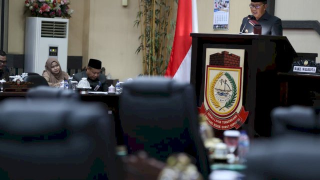 Rapat Paripurna dengan agenda Jawaban Walikota terhadap Pemandangan Umum Fraksi-Fraksi tentang Rancangan Peraturan Daerah (Ranperda) RIPPAR Kota Makassar Tahun 2022-2037 di DPRD Makassar, Jumat (28/10/2022).