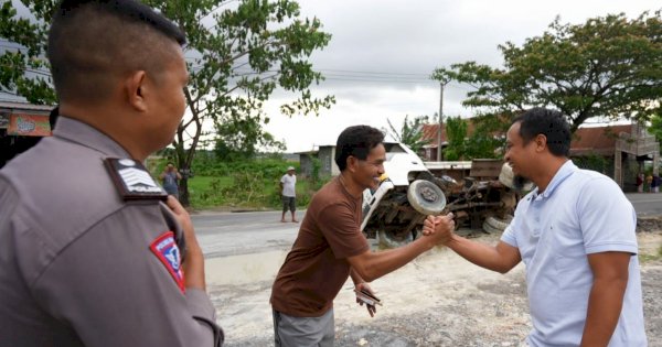 Singgah Pantau dan Bantu Evakuasi Kecelakaan Truk, Warga Jeneponto: Terima Kasih Pak Gubernur