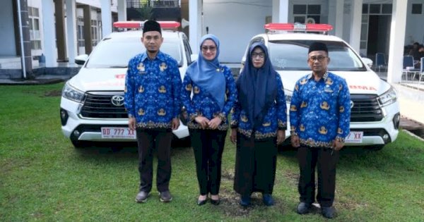 Bupati Indah Serahkan 2 Unit Ambulance untuk Puskesmas di Lutra 