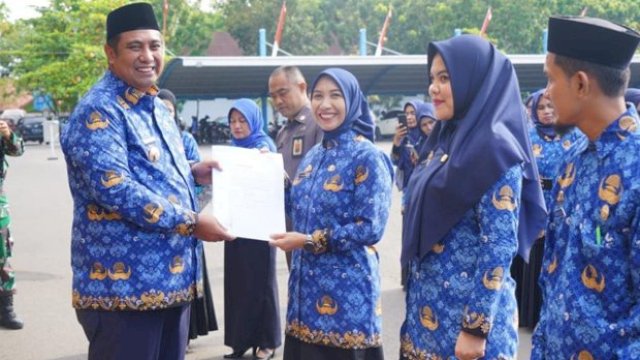 Bupati Maros Resmi Serahkan 416 SK PPPK Formasi 2021