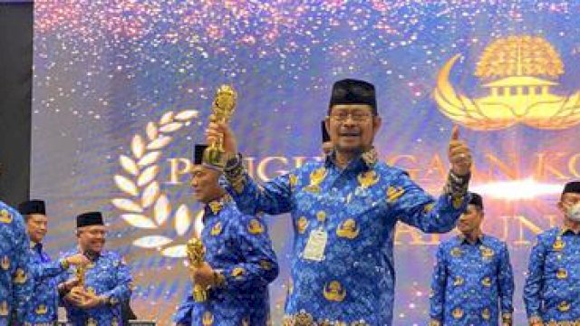 Menteri Pertanian Syahrul Yasin Limpo (Mentan SYL) menjadi satu dari sekian banyak sosok inspriatif yang penghargaan dari Korp Pegawai Republik Indonesia (Korpri) Award pada puncak acara HUT Korpri ke-51 di Jakarta, pada Selasa (29/11/2022). 