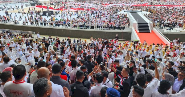 Politikus PDIP Kesal Jokowi Ikut Agenda Relawan di GBK