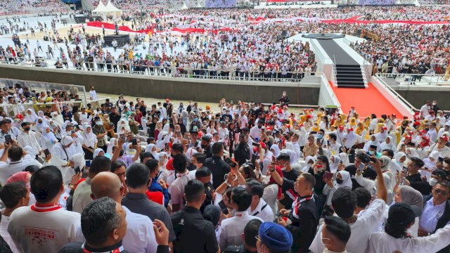 Politikus PDIP Kesal Jokowi Ikut Agenda Relawan di GBK