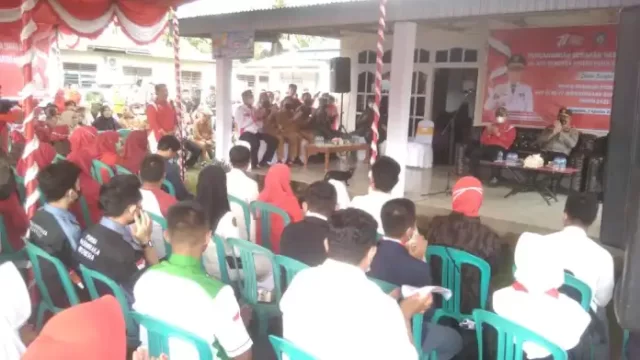 Penjabat Gubernur (Penjagub) Gorontalo Hamka Hendra Noer, mencanangkan pembagian sebanyak 10 juta Bendera Merah Putih, bertempat di Desa Pilohayanga, Kecamatan Telaga, Kabupaten Gorontalo, Selasa (2/8/2022).