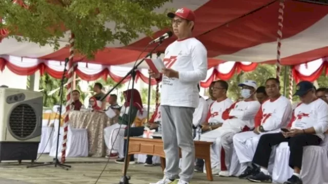 Penjabat Gubernur Gorontalo Hamka Hendra Noer melaksanakan rangkaian peringatan Hari Ulang Tahun (HUT) ke-77 Kemerdekaan Republik Indonesia tahun 2022 tingkat Provinsi Gorontalo bertempat di lapangan Taruna Remaja Kota Gorontalo, Minggu (7/8/2022).