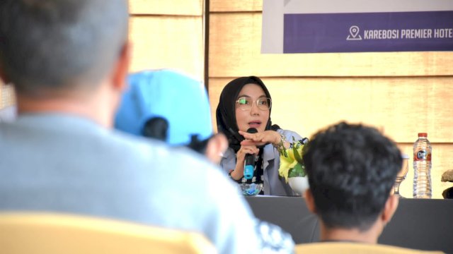 Anggota DPRD Kota Makassar, Rezki menggelar Sosialisasi Peraturan Daerah (Perda) Nomor 1 Tahun 2022 tentang Perubahan atas Perda Nomor 13 Tahun 2011 tentang Retribusi Jasa Usaha, di Hotel Karebosi Premier, Jalan Jenderal M Jusuf, Rabu (2/11/2022).