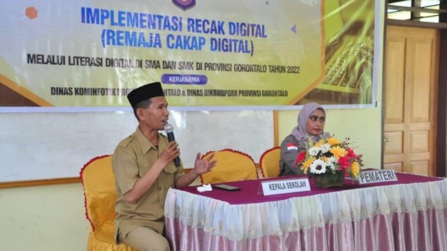 Dinas Komunikasi Informatika dan Statistik (Diskominfotik) Provinsi Gorontalo melaksanakan kegiatan remaja cakap digital yang dilaksanakan oleh, di aula SMAN 1 Dulupi, Selasa (1/11/2022). 