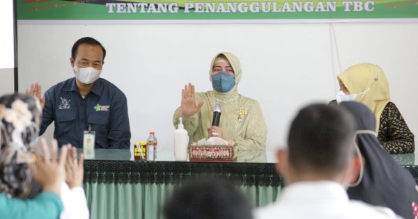 Indira Dampingi Tim Kemenkes Tinjau Penanganan Eliminasi TB di PKM Tamalate