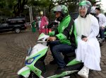 Spesial HUT Kota Makassar, Gojek Beri Potongan Harga Bagi Jamaah Shalat Subuh Berjamaah
