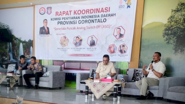  Dinas Komunikasi, Informatika dan Statistik (Diskominfotik) Gorontalo bersama Komisi Penyiaran Indonesia Daerah (KPID) Gorontalo menggelar rapat koordinasi di Limboto Kabupaten Gorontalo, Sabtu (4/11/2022).