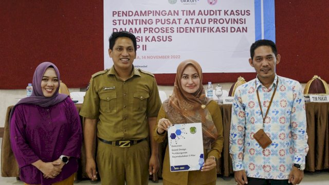 Bupati Luwu Utara Indah Putri Indriani saat membuka secara resmi kegiatan identifikasi audit kasus stunting tahap II yang diselenggarakan oleh BKKBN Provinsi Sulsel bekerjasama dengan DP3AP2KB Luwu Utara, Senin (14/11/2022).